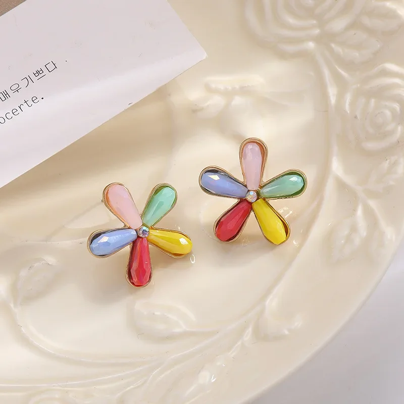 Ear Clips Colorful Petal Flower Earrings Temperament Simple Cute Rainbow Flower Clip on Earrings Without Piercing for Women