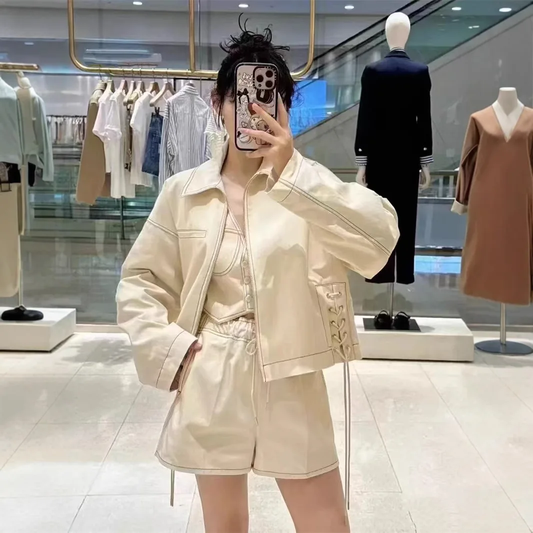 

Women's stylish and elegant three-piece suit jacket with vest or trendy shorts