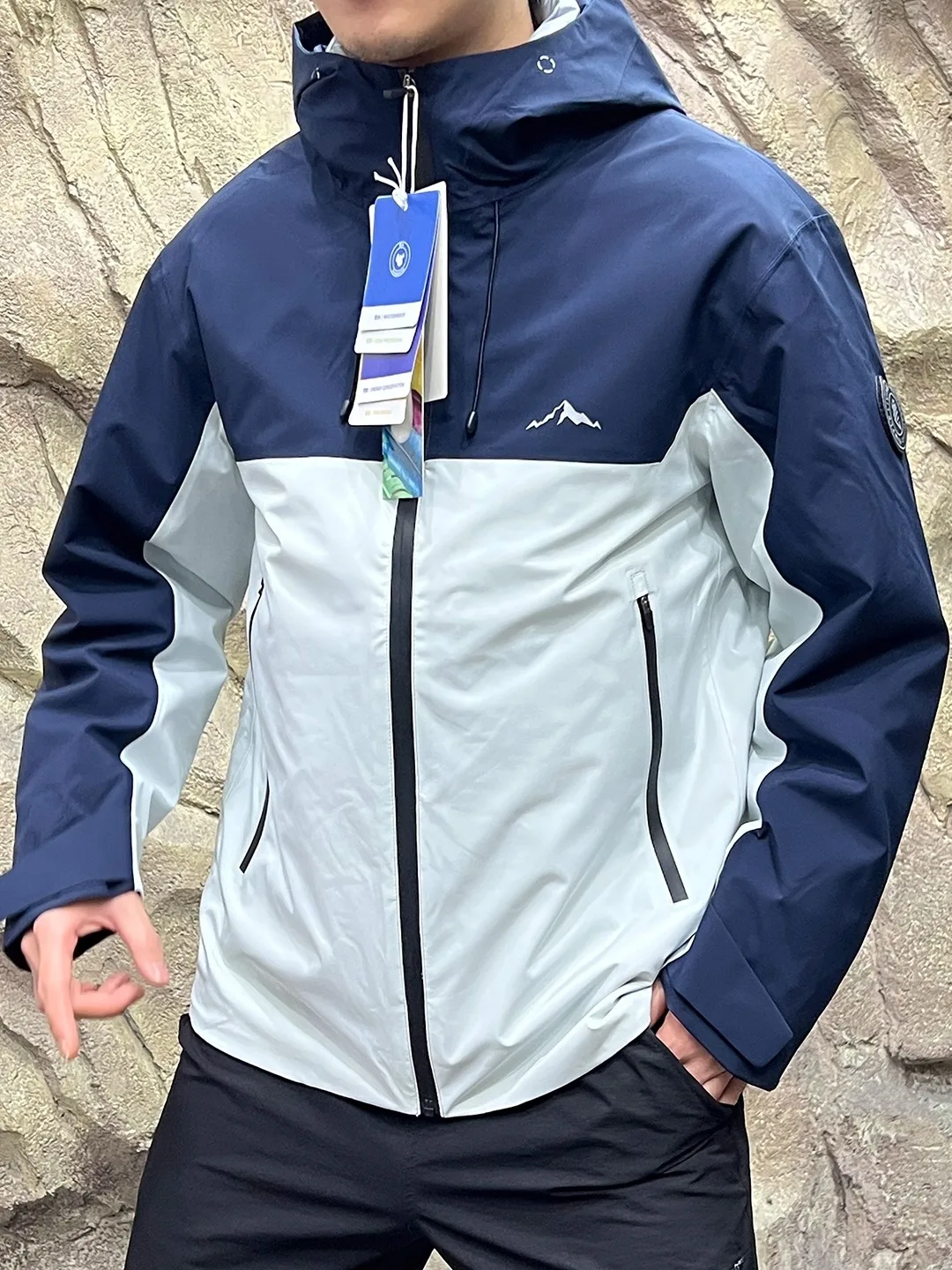 

Tee-in-One Detachable Goose down Inner Vest Waterproof Outdoor Windbreaker Jaet Polyester Fabric Long Sve Regular Fit