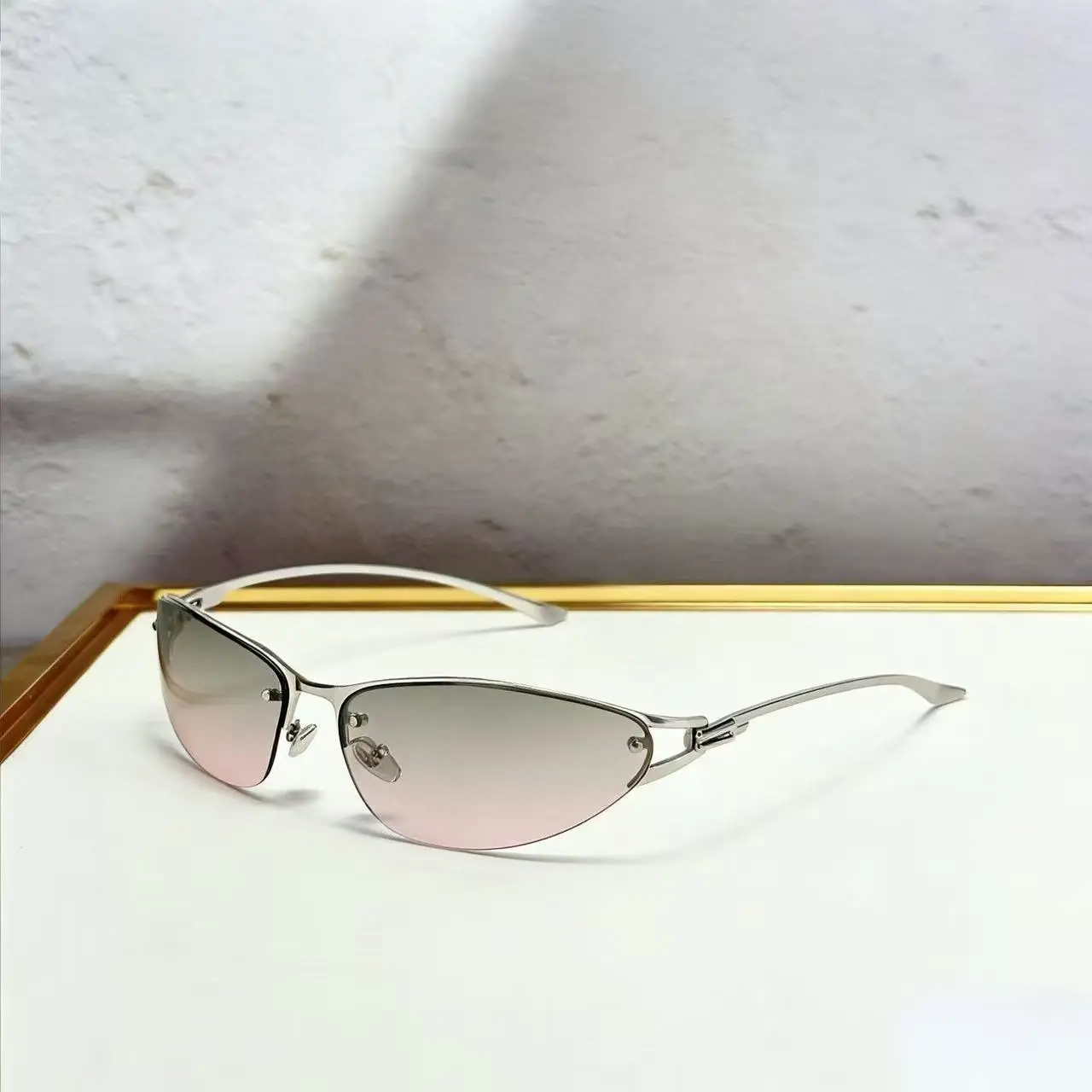 Oculos-de-sol-femininos-personalizados-com-design-de-marca-y2k-estilo-casual-para-viagem-decoracao-moderna-Oculos-de-sol-luxuosos-para-homens-uv400