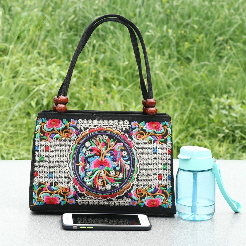 

New Fashionable Flow Large Capacity Casual Lightweight Double Zippered Embroidered Bag