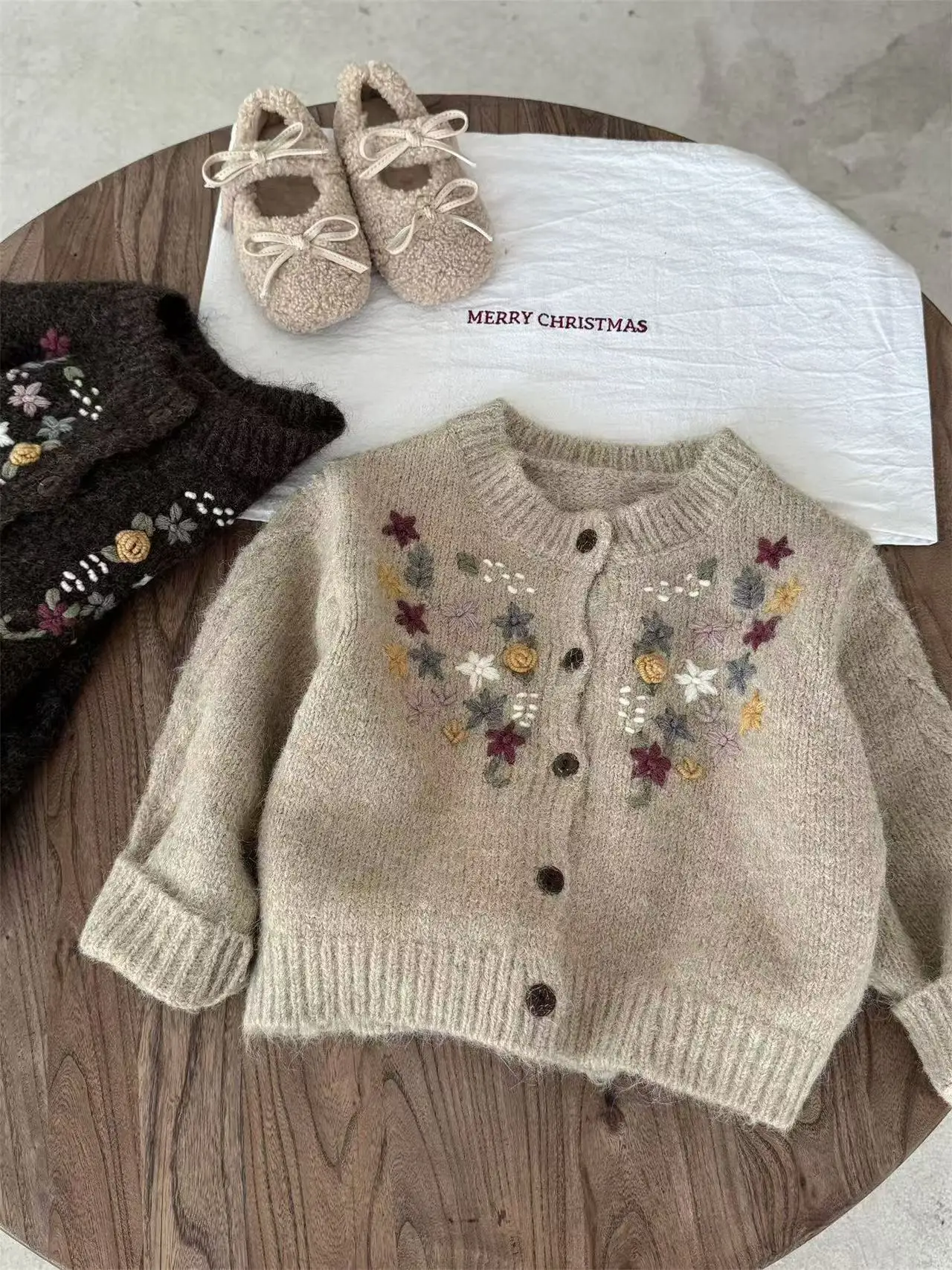 

2025 Autumn and Winter New Korean Style Hand Embroidered Girls Sweater Cardigan 90-150cm