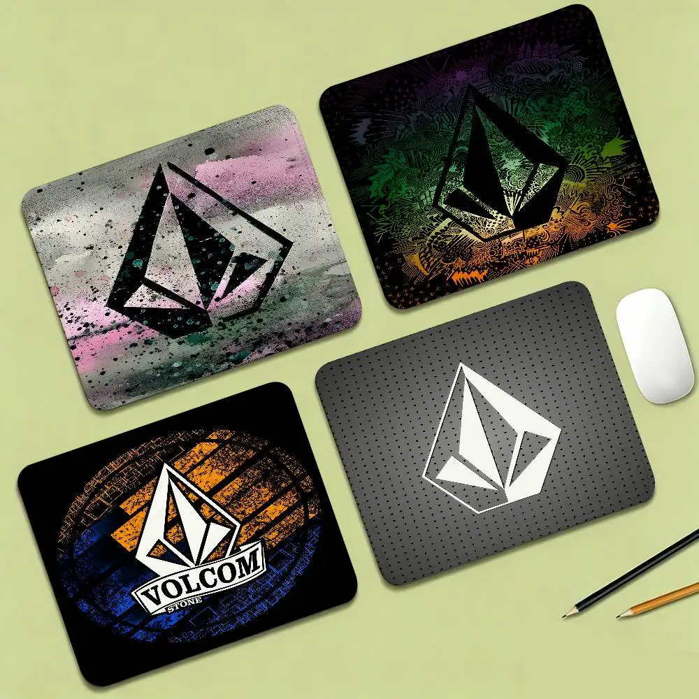 Fashion V-VolcomS LOGO DIY Office Student Gaming Thickened Large Writing Pad Non-slip Cushion Mouse Pad for PC Mouse Carpet