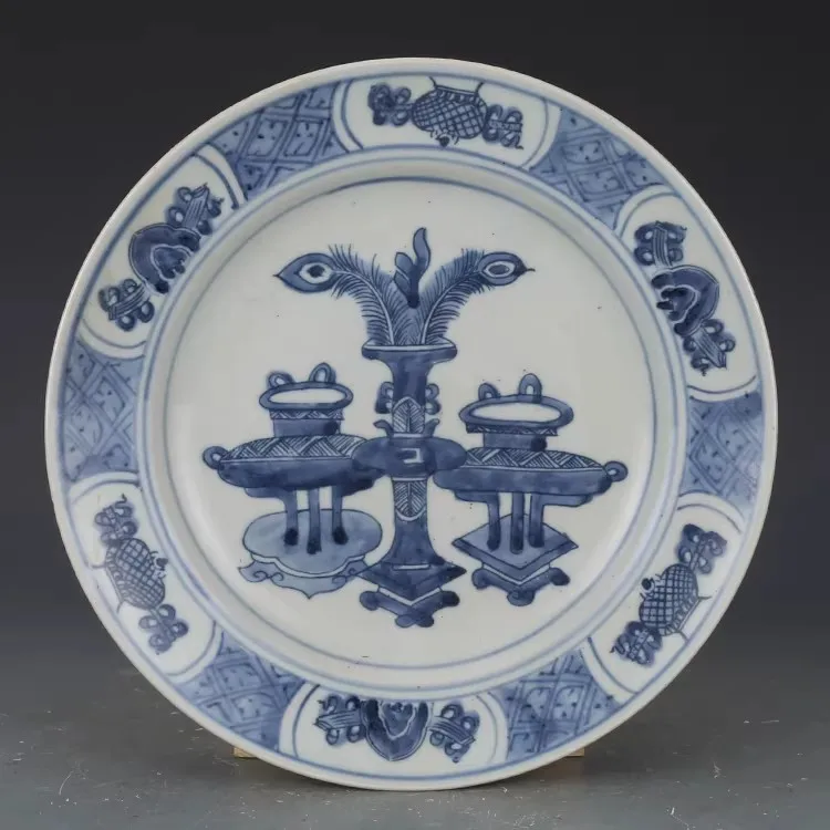 

Collection old Chinese QingDyansty porcelain plate,Blue and white porcelain plate with ancient artifacts pattern