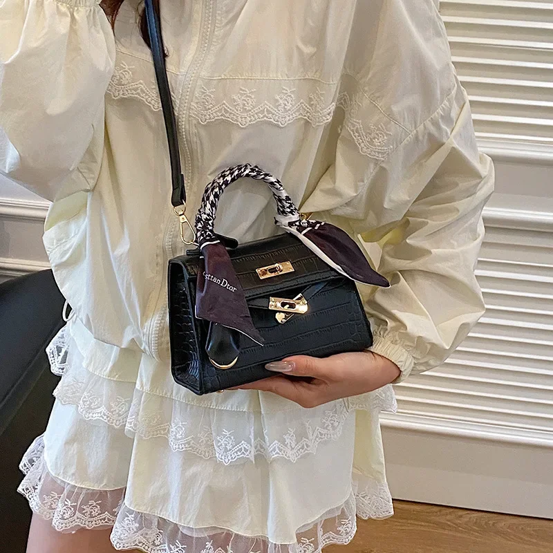 

‌2025 Scarf Print Shoulder Bag - Summer Crossbody Purse for Women, Elegant Handheld Clutch