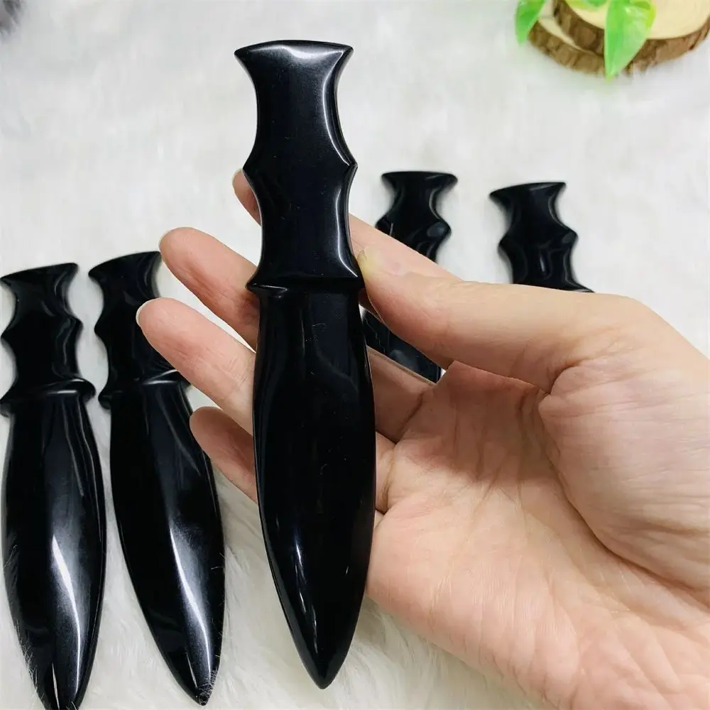 

Natural Obsidian Dagger Exquisite Glossy Crafts Men Gift Magic Amulet Sword Protection Stone Carving Heart Knife Gift