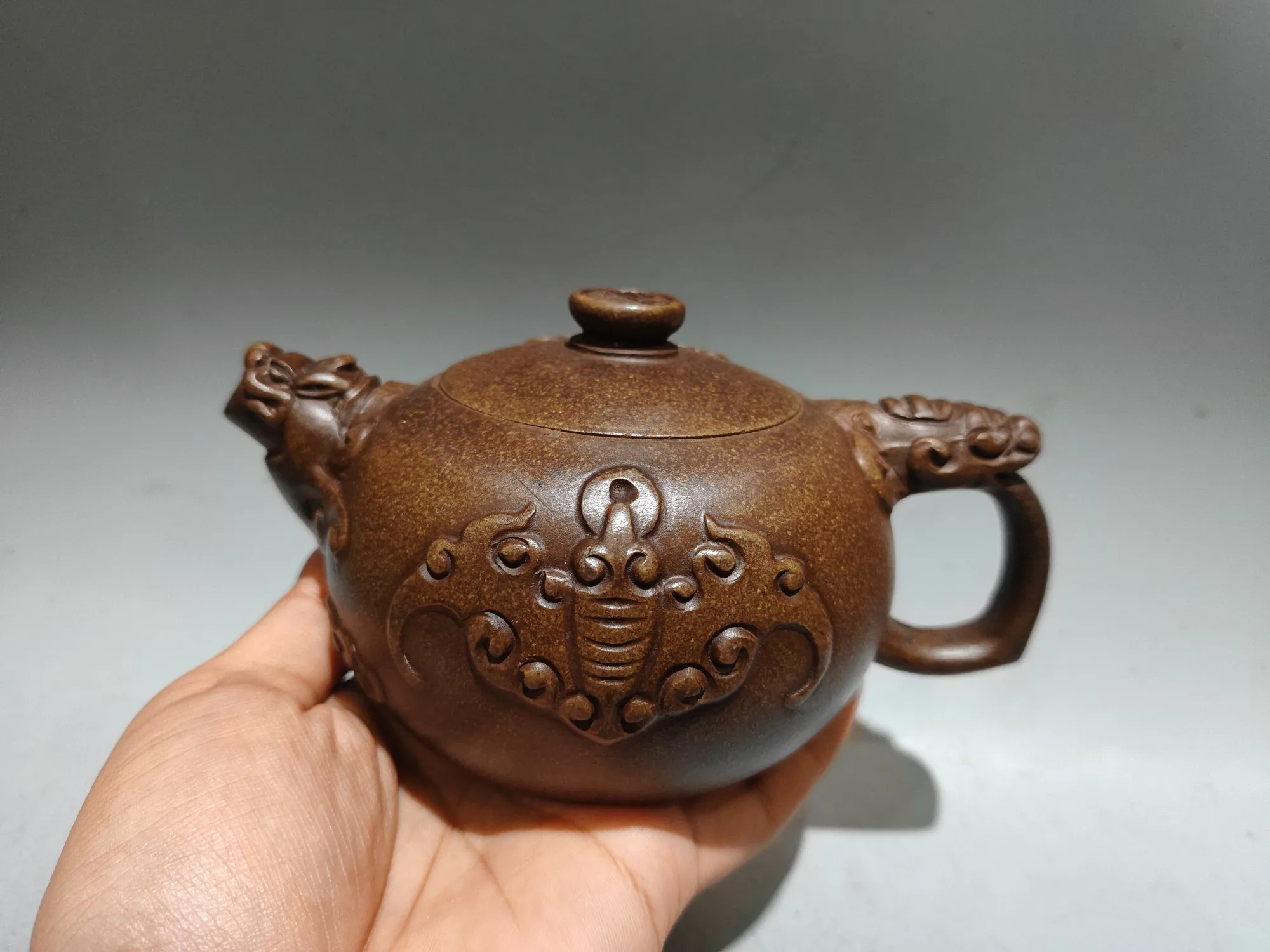 Purple teapot Yixing Purple Clay Teapot Bat pattern Dragon Mouth Beast handle pot 6 cups a set Kettle Teapot