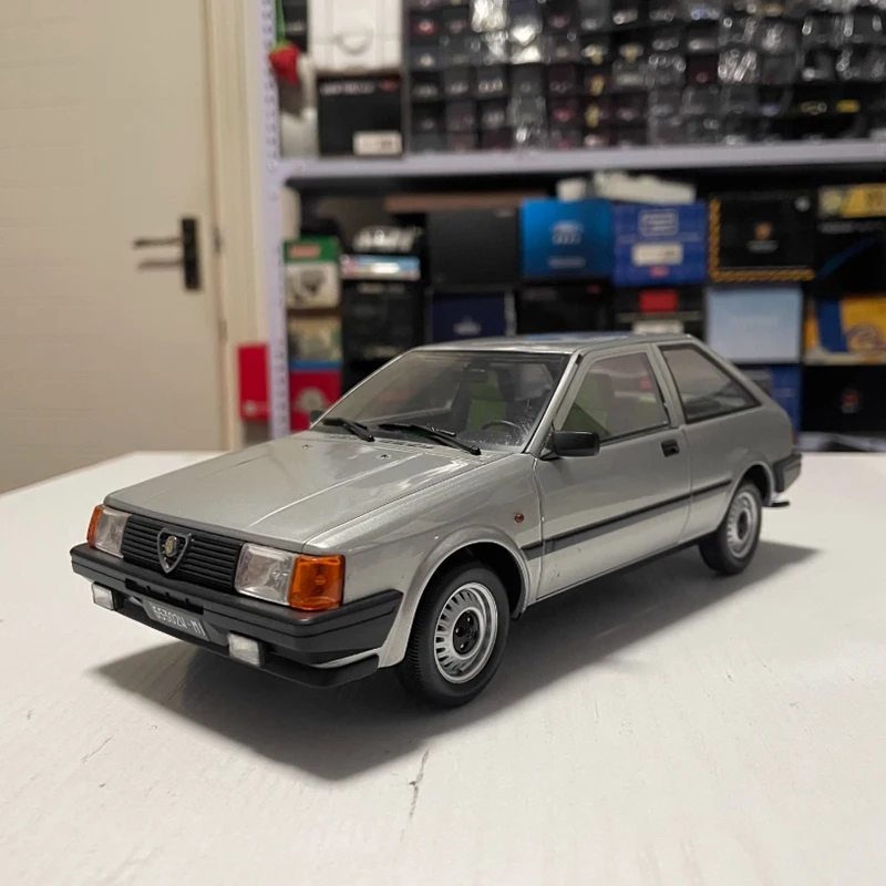 

1:18 Scale Alfa ARNA Ti 1984 Resin Simulation Car Model Adult Collection Decoration Holiday Gift Toys Static Display