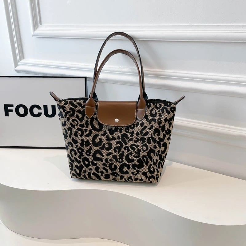 

Classic Elegant Leather Handbag For Ladies Women Fashion Shoulder Messenger Bag By Famous Designer