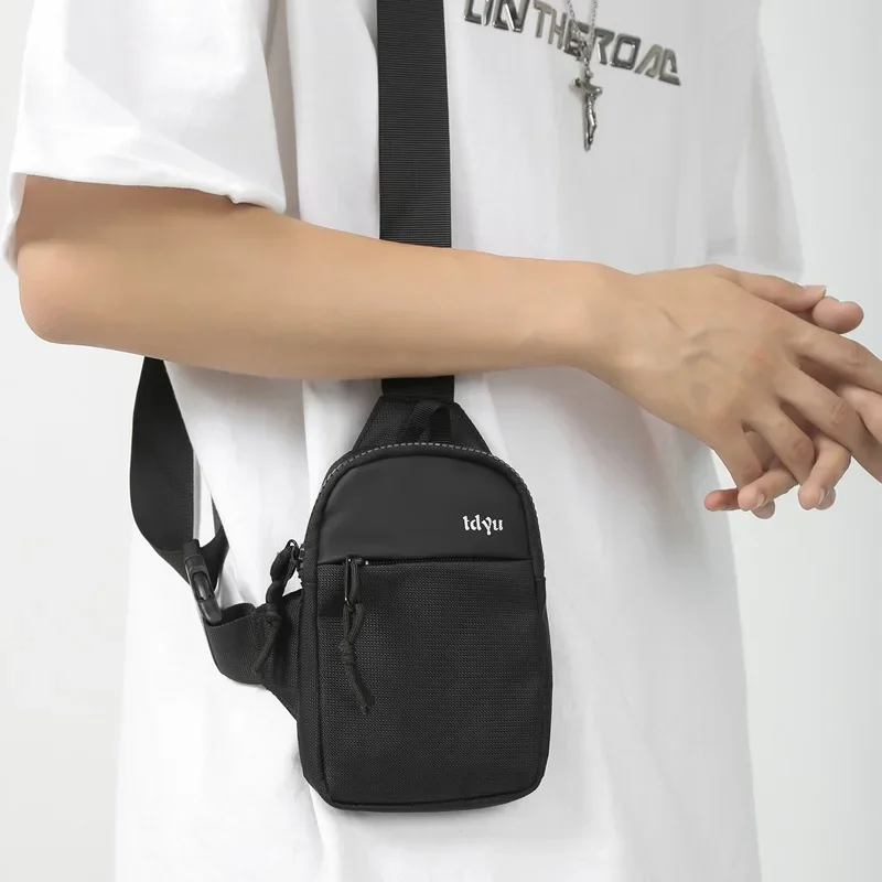 

Мужская новая нейлоновая сумка через плечо с цветными блоками, модная уличная спортивная повседневная нагрудная сумка для путешествий на открытом воздухе, мотоциклетный стиль