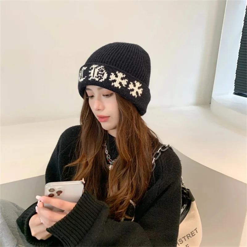

Winter Cap Big Head Knitted Hat Women's Snowflake Jacquard Casual Skullies Beanie Cap Loose Windproof Ski Hat