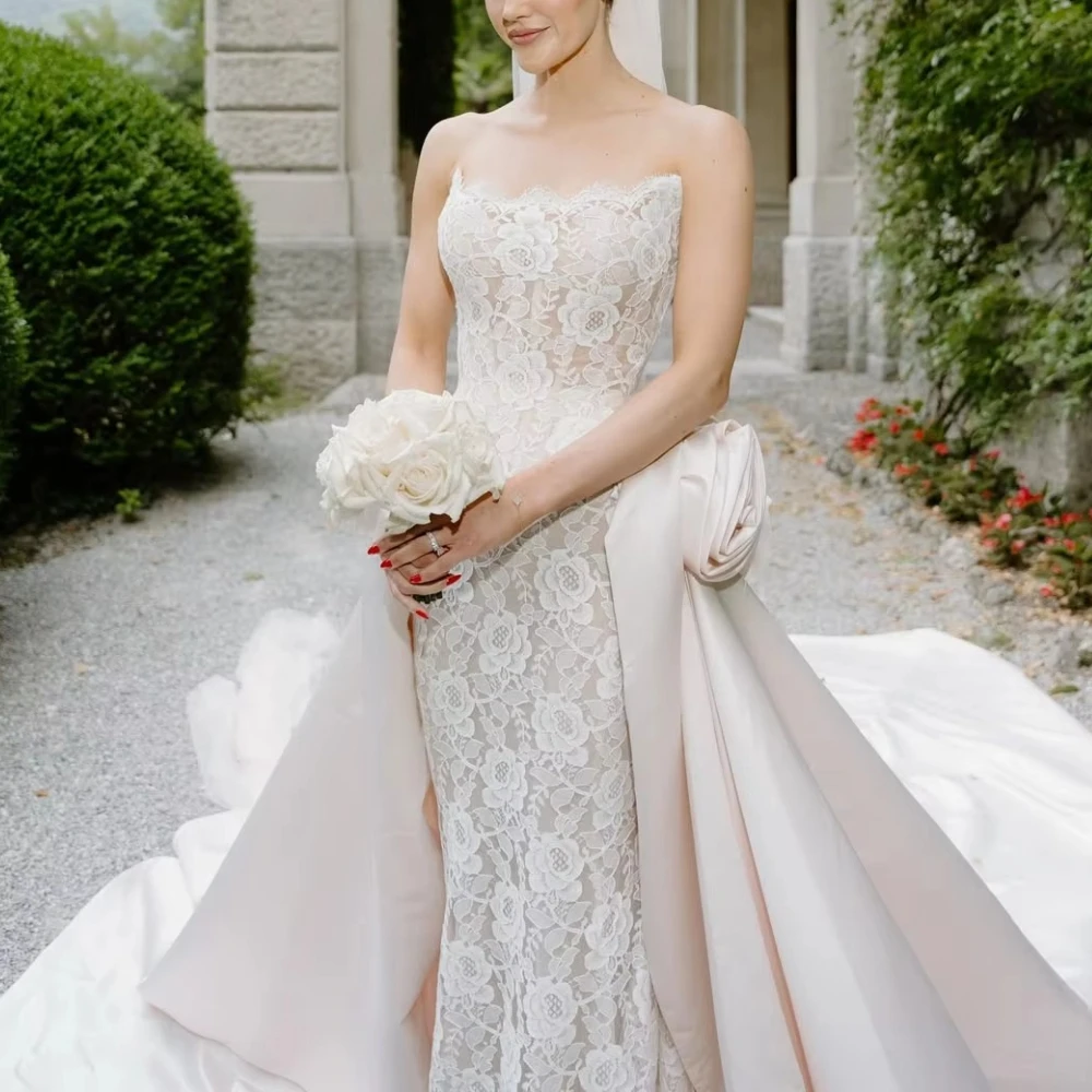 Customized Strapless Princess Wedding Dress Lace Long Flower Fold Sleeveless Satin Bridal Dress High Quality Prom Party Gowns