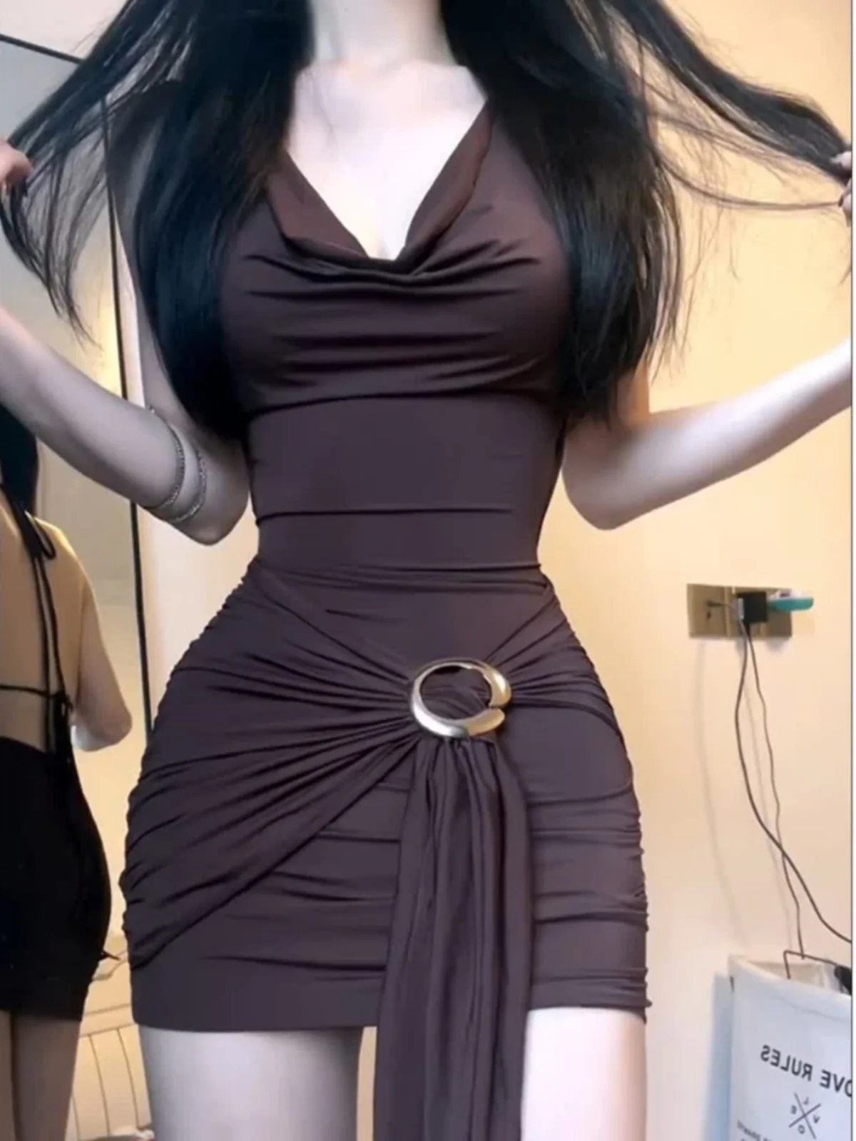 

Американское ретро-платье для женщин: летний дизайн, облегающее, с завязками на шее, короткое, в стиле Pure Desire, однотонное