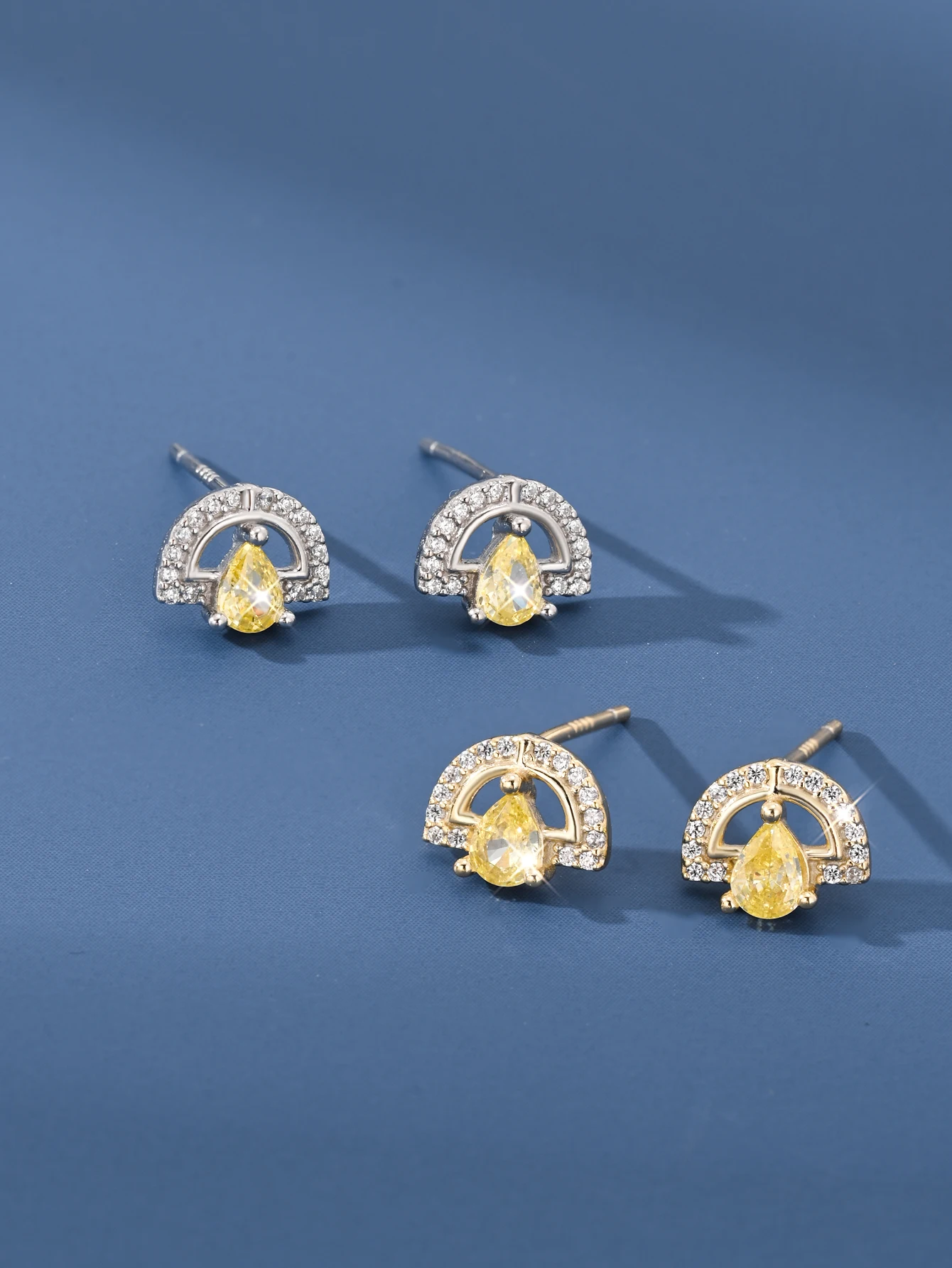 

925 Sterling Silver Inlaid with Yellow Zircon Geometric Semicircle Small Clear Sweet Beauty Earrings, Luxurious Temperament