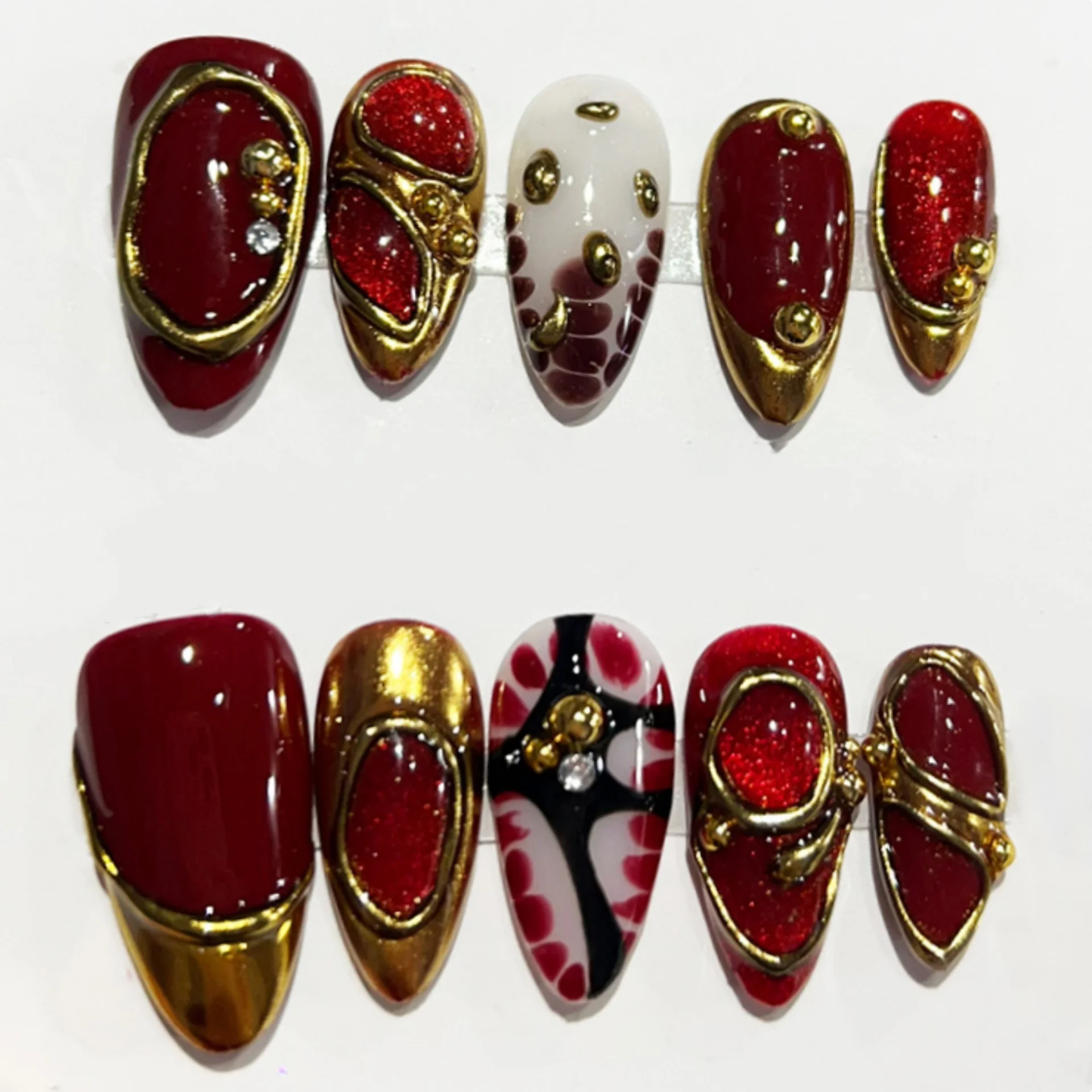 

10pcs Handmade Fake Nails Tips Light Luxury Golden Smudge Design Almond False Nail French Red Cat's Eye Press on Nails Manicure