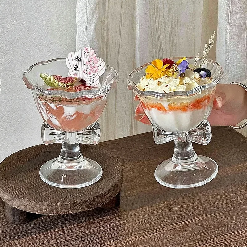 Handblown Glass Cup with  Knot High Foot for Drinking And Dessert Sodium Calcium Glass Single Layer Cup Handle