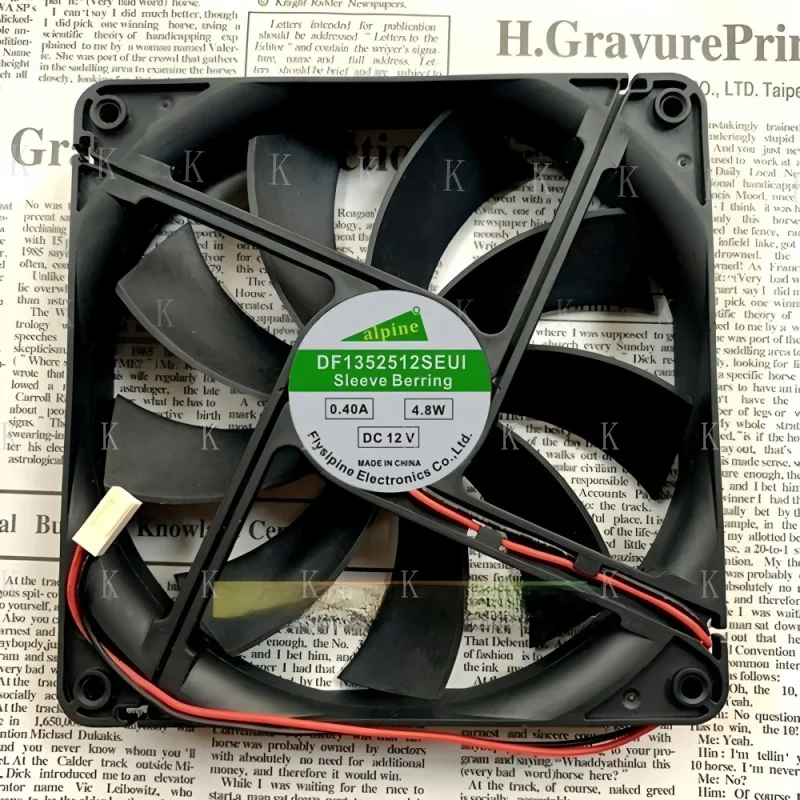 

C ДЛЯ высокопроизводительного охлаждающего вентилятора DF1352512SEUI 12 В 0,40 А 4,8 Вт 135*135*25 мм