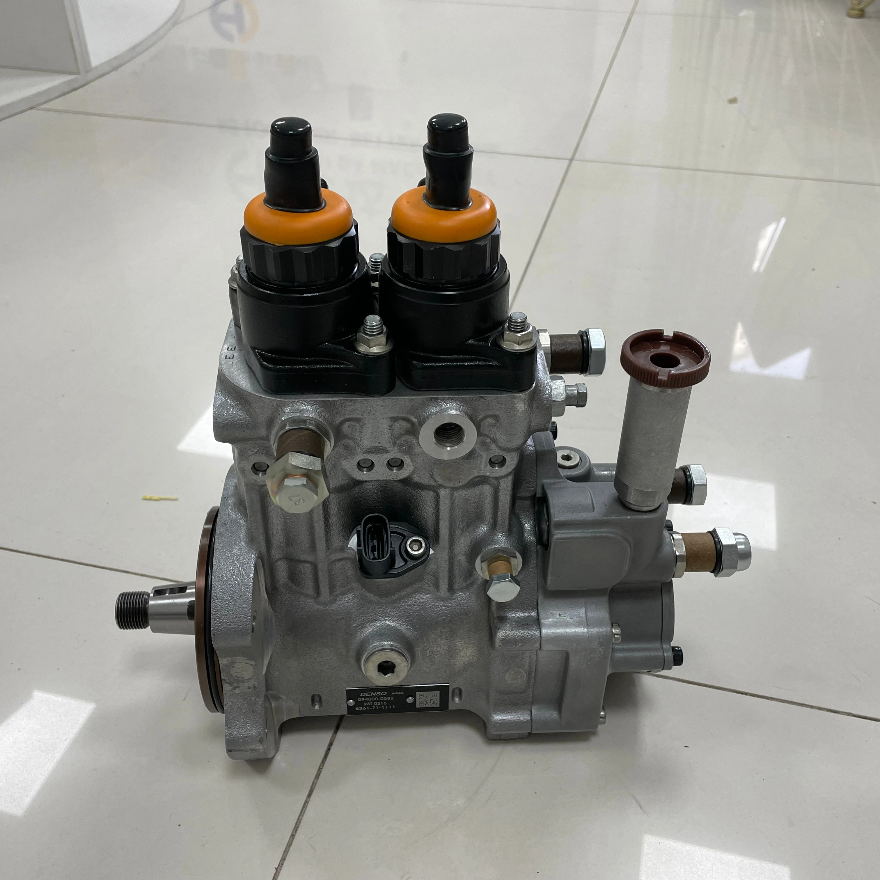 

Новый китайский производитель SAA6D140E-5 Топливный насос 6261-71-1111 для экскаватора PC650-8