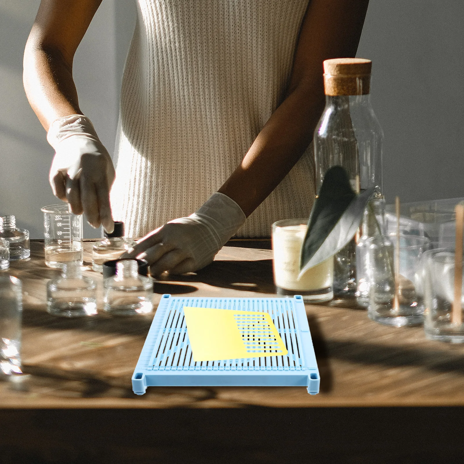 

Portable Incense Making Kit with Drying Board Reusable Plastic Mesh Tray for DIY Incense Sticks Cones Home Fragrance Craft Tool