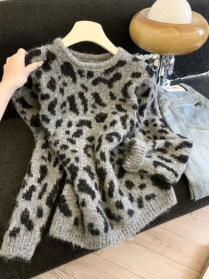 

Осень/зима, новая корейская версия, свободный утягивающий вязаный свитер с круглым вырезом и леопардовым принтом, женский универсальный свитер, шикарный топ