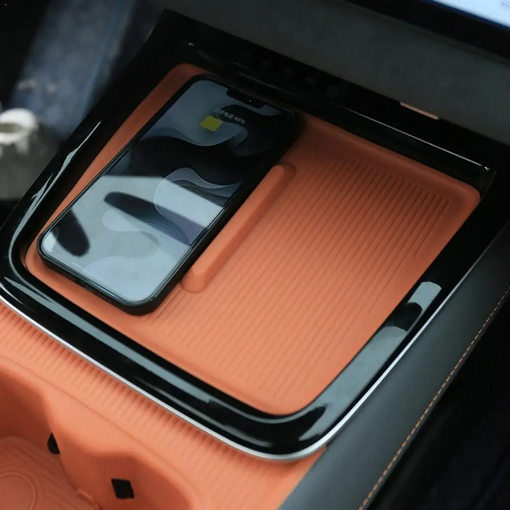 

For Deepal S05 2026 2025 Automotive Interior Wireless Charging Pad Central Control Silicone Mat Car Accessories