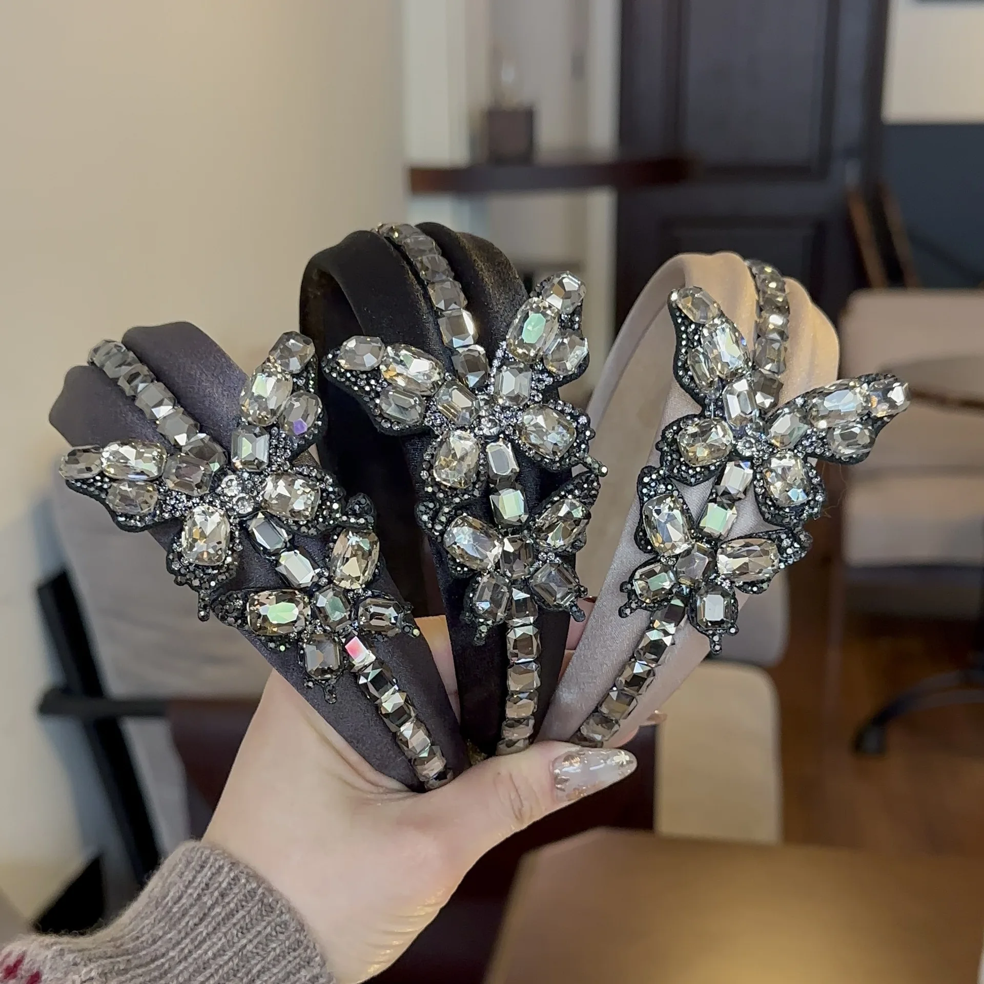 

Korean Style Fashion Light Luxury Rhinestone Butterfly Hairband Hair Accessory