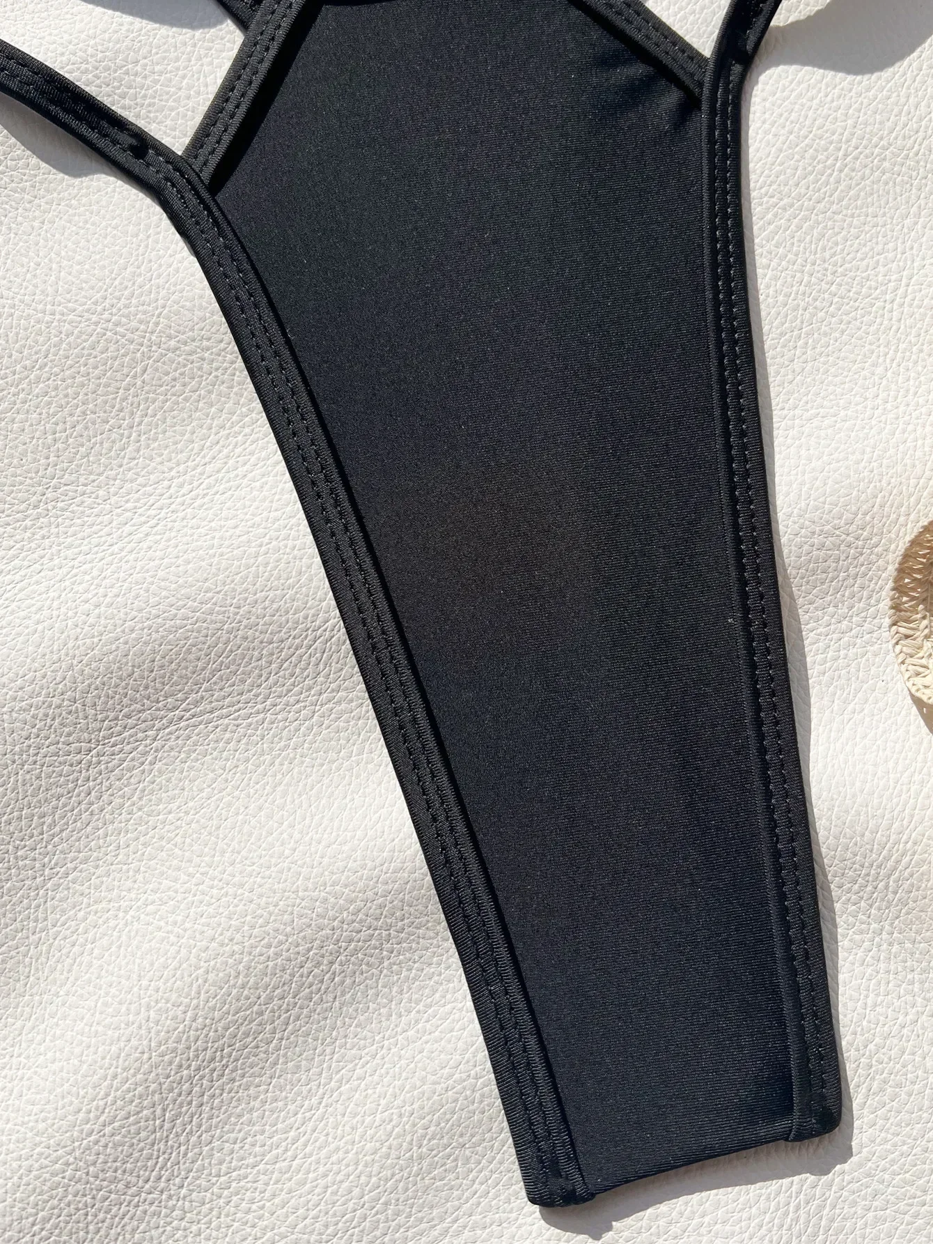 Sexy Solid Color Mini Bikini,chain Accessories,low Waist Thong Triangle Cup Suspender Backless Swimsuit,2025 Summer Beachwear