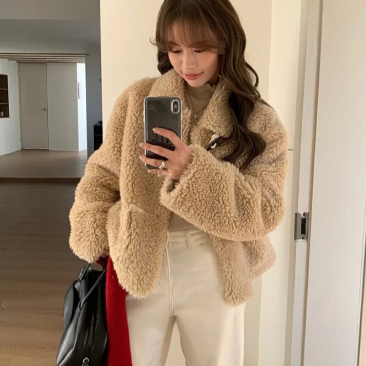 レディースジャケット 秋冬新作 スタイリッシュ ゆったり ボタン付き ラムファー襟付き 暖かいコットン トップス 通勤 スタイリッシュ ロング丈...