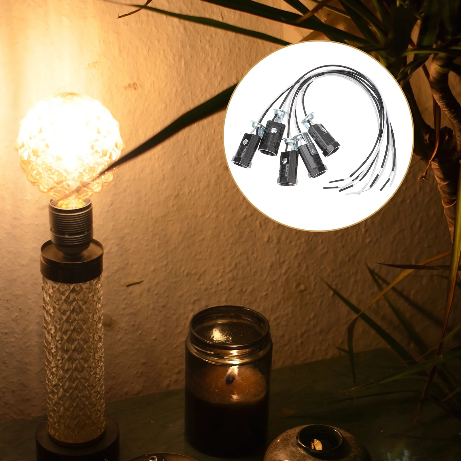 

5Pcs E12 Thread Lamp Holder Bakelite Ceiling Light Base Industrial Style Durable Copper Material Easy to Use for E12 Screw Bulbs