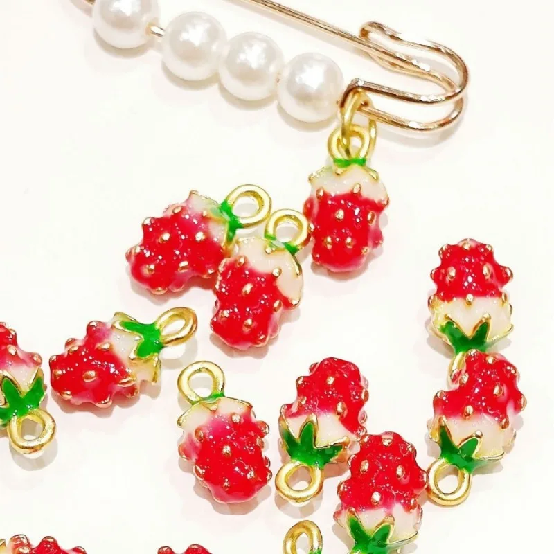

50pcs/lot Fashion Fruit Strawberry Beads Charms With Red Enamel Fit Earring Bracelets Jewelry Making For Lady Gifts