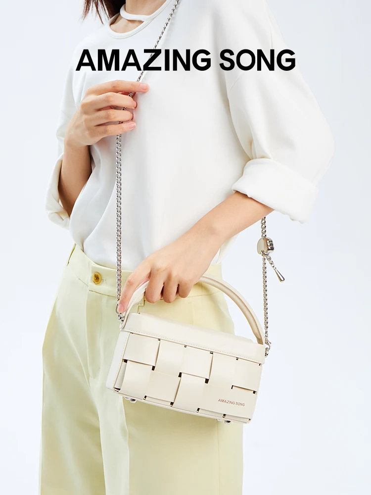 Amazing Song Woven Bento Bag M Crossbody Bag