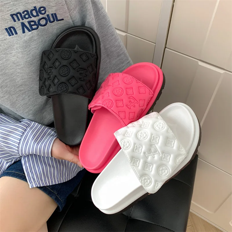 Velcro Slippers for Women's Summer Outwear 2023 New Network Red Versatile Thick Sole Matsutake Soft Sole Anti slip Small Crowd