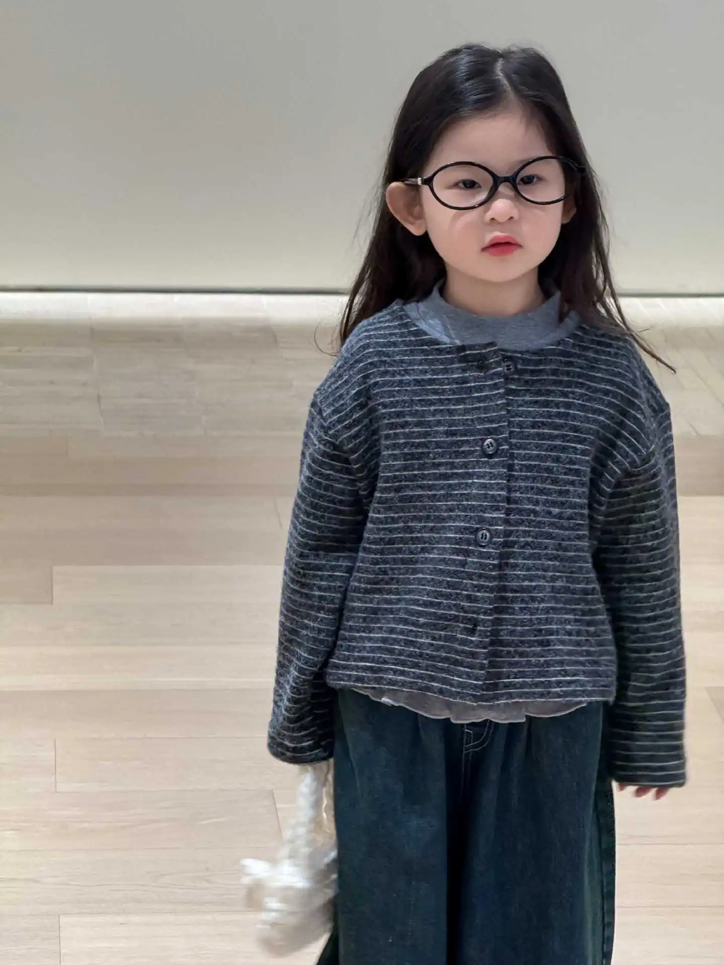

2025 Autumn New Children's Clothing Korean Children's Clothing Girls' Striped Crew Neck Cardigan Short Kindergarten Jacket