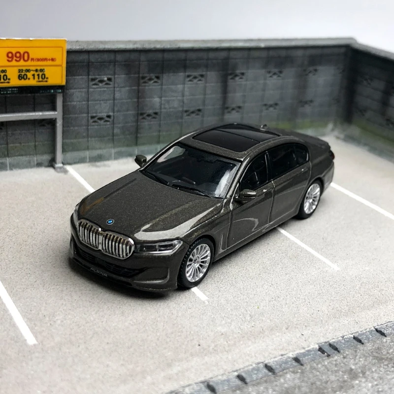 Diecast Model Car 1:64 Size BMW Alpira B7 XDrive Alloy Car Model 750 Alpina Super Muscle Car Collection Toys for Boys Gift