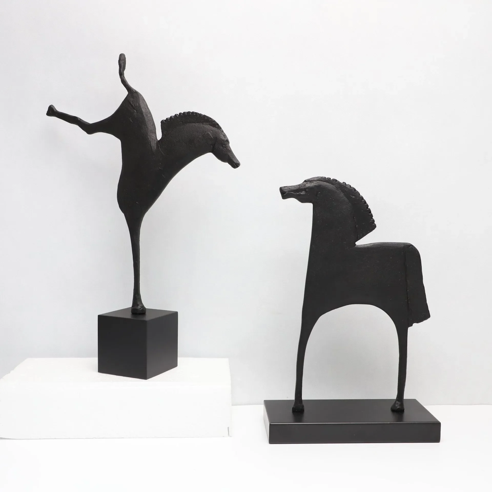 Creative cast iron abstract ornament bow deer model room entrance living room study soft decoration