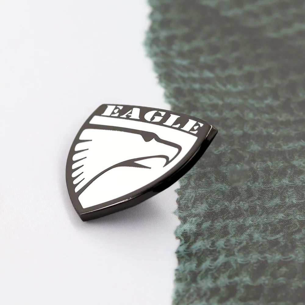 Retro Adler Auto-Logo Emaille-Anstecknadel Vintage Chrysler Jeep Adler Talon Abzeichen Automobil Motorsport Brosche für Autofans Jacken-Reversnadel – Detail 5