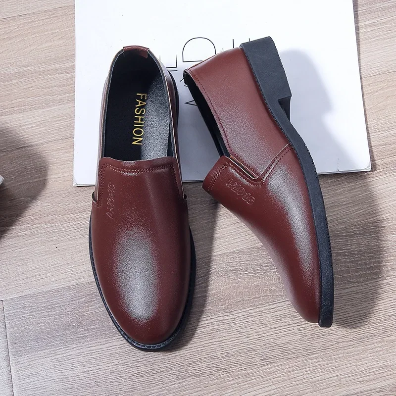 Zapatos de cuero transpirables para hombre, mocasines cómodos sin cordones, zapatos clásicos de boda para novio, moda versátil