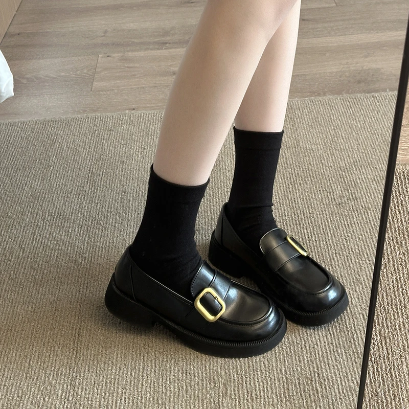 

Convenient Light Women Loafers Continuous Air Flow Design, Simple Style Matches Denim and Casual Trousers Nicely
