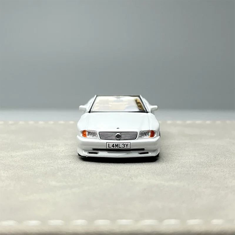 

TW TarmacWorks 1:64 SL 500 Koenig Specials White Alloy Convertible Car Model Classics Adult Souvenir Gift Static Display