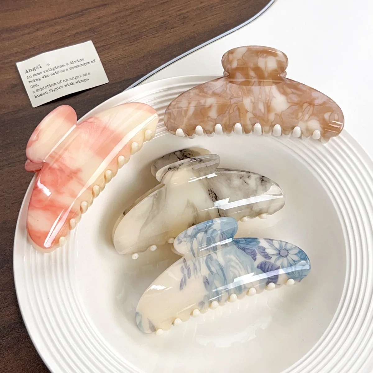 

1 шт. новая заколка для волос в стиле водяных чернил с простым темпераментом, заколка для волос большого размера на затылке, высококачественная заколка в виде акулы для волос