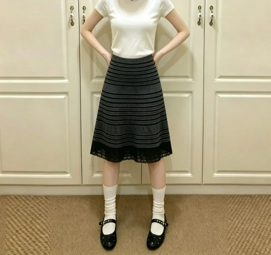 Retro Dark Striped A-shaped Skirt Hem Lace Slim and Thin Temperament Versatile