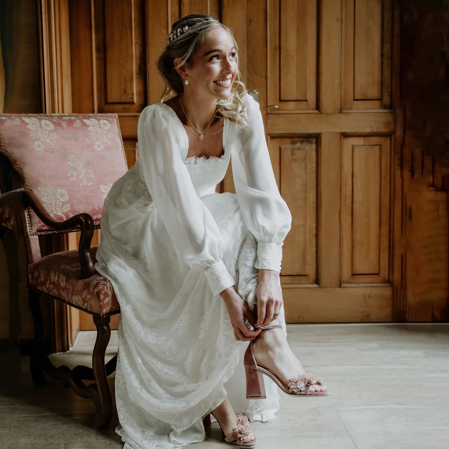Square Neck Romantic Lace Long Bishop Sleeves A Line Chiffon Bridal Gowns Backless Ivory Embroidered Customized Wedding Dresses