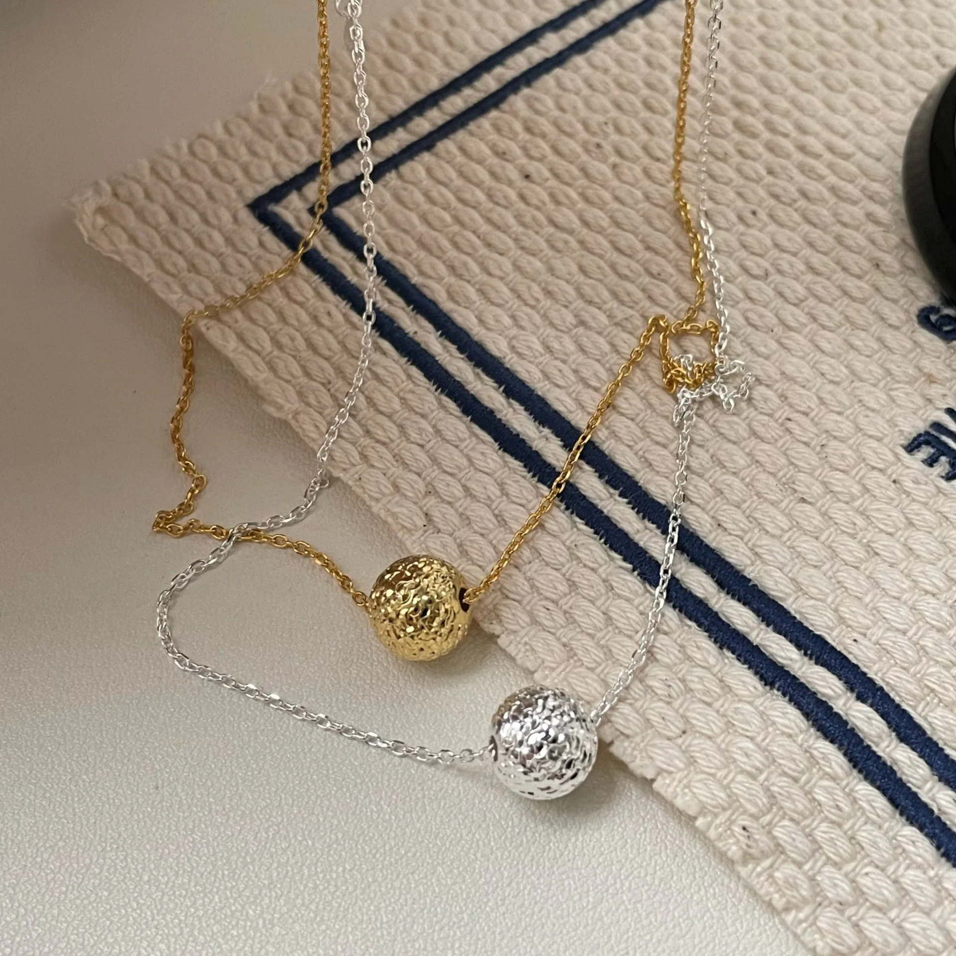 

S925 sterling silver sparkling crushed ice Lulutong necklace, ins niche minimalist versatile elegant collarbone chain