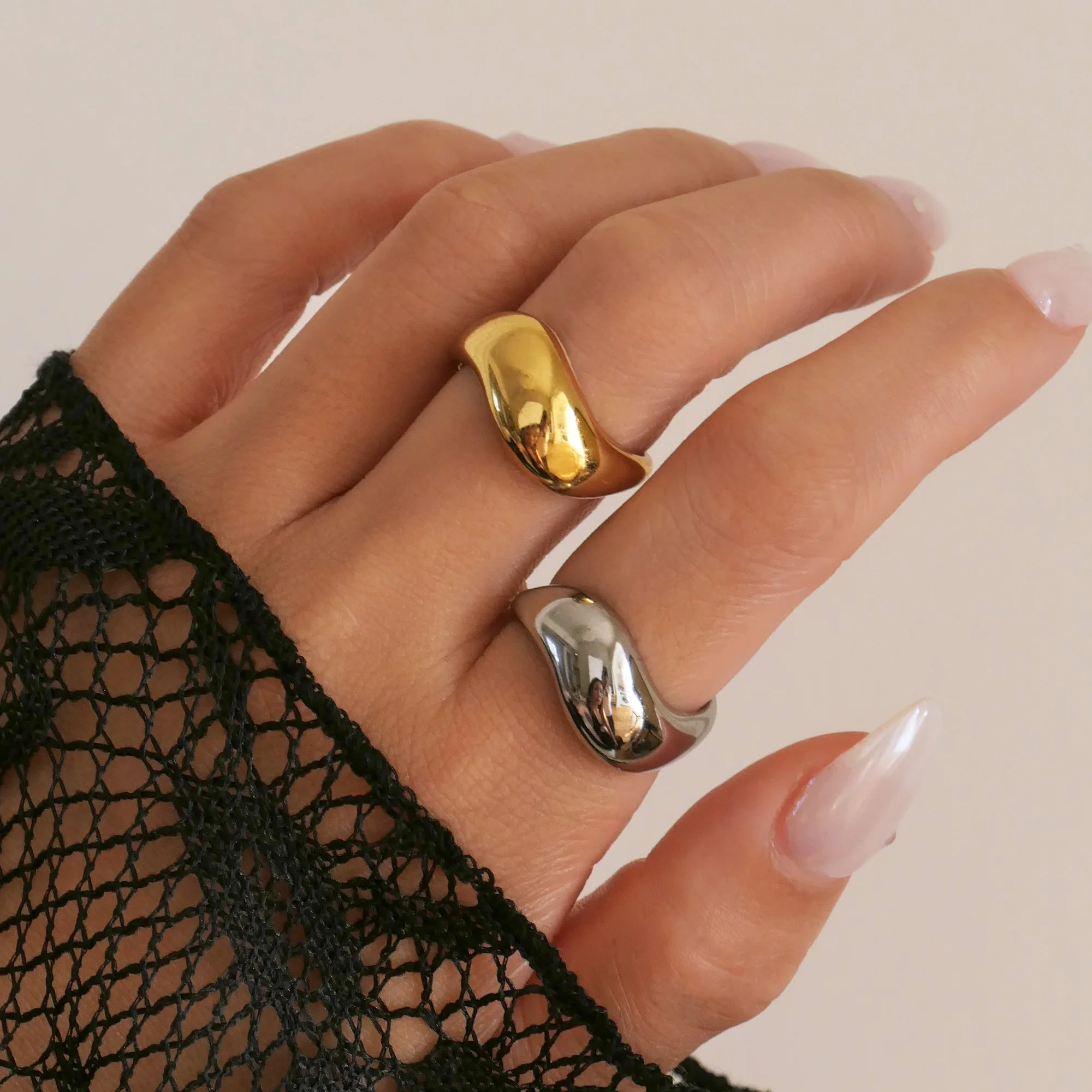 DASEIN New Minimalist High Quality Wave Dainty Ring INS 18k PVD Gold Plated Stainless Steel Catwalk Show Jewelry Couple Rings
