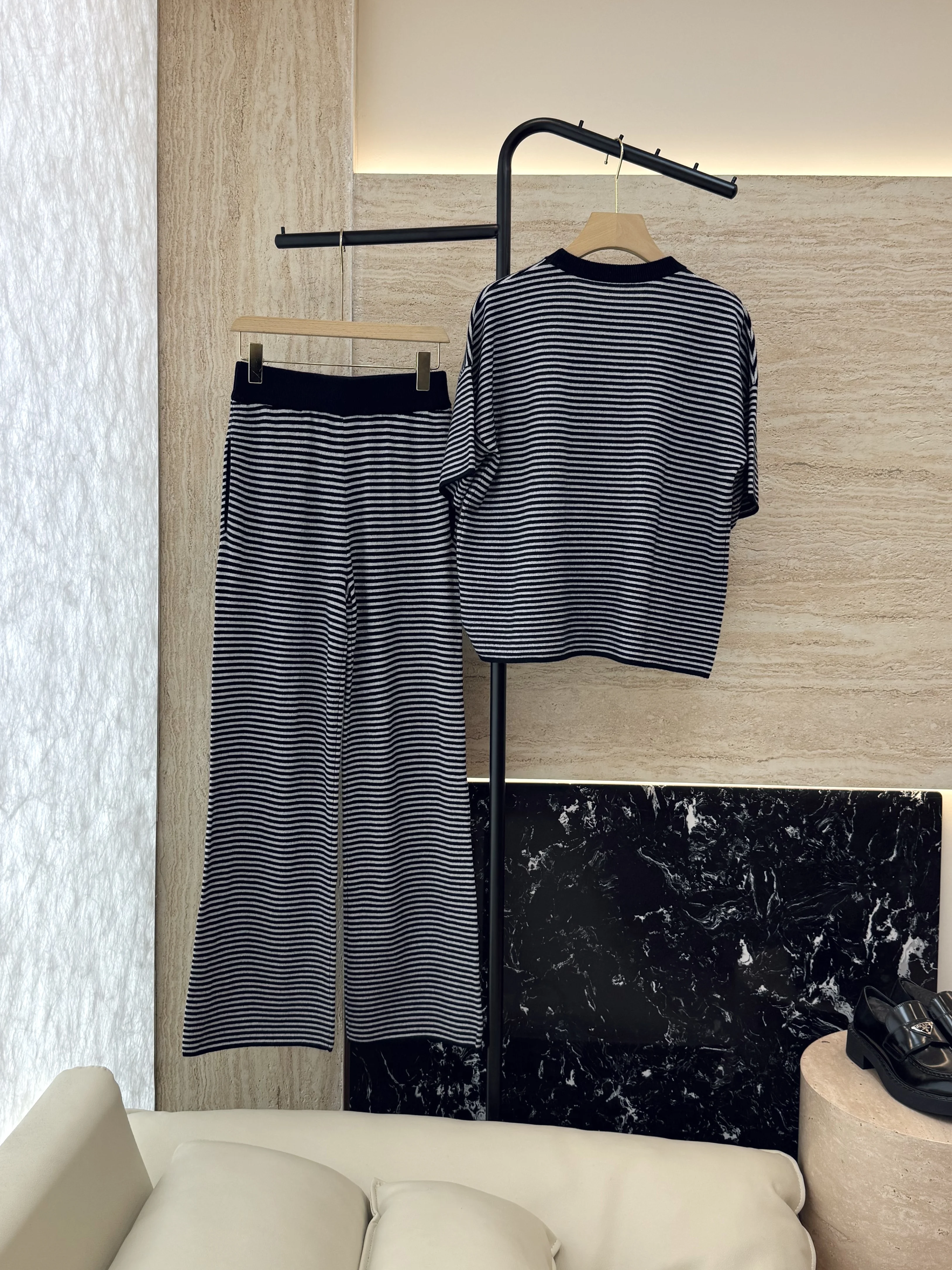 Abito nuovo stile 2025 70% lana 30% cashmere Abito lavorato a maglia nuovo stile due colori