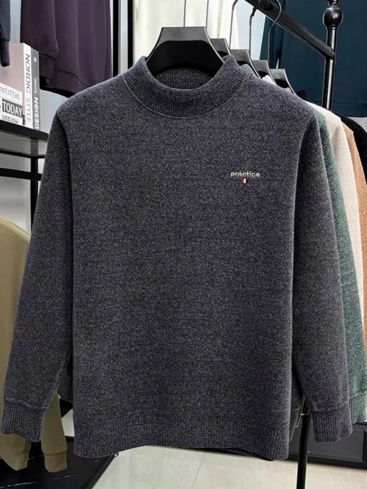 Original bestickter Strickpullover einer Modedesignermarke, heiß begehrt, warmes Herren-Samt-T-Shirt in reiner Farbe mit Rundhalsausschnitt für den Herbst. – Detail 6