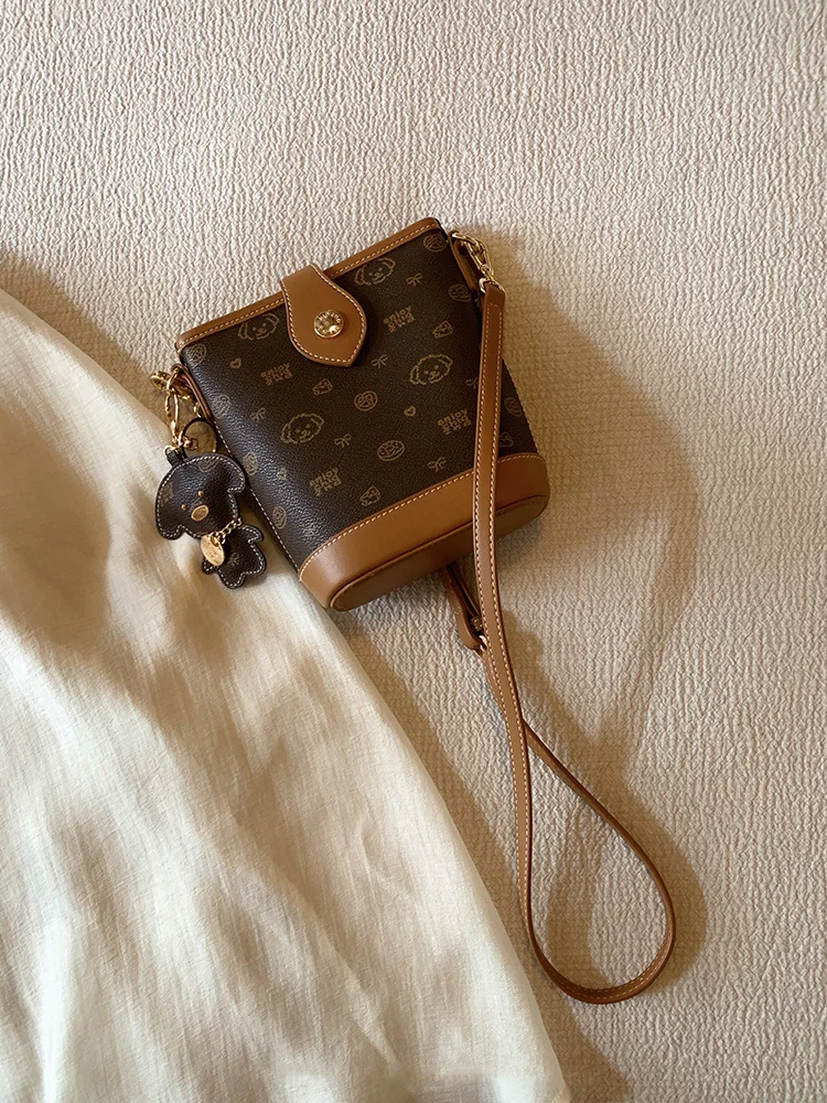 حقيبة دلو مائي للنساء 2025 حقيبة صغيرة بكتف واحد فائقة السخونة