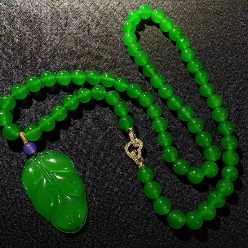 Ice King Green Atmospheric Leaf Sweater Chain Pendant, Agate 10mm Bead Necklace Gift