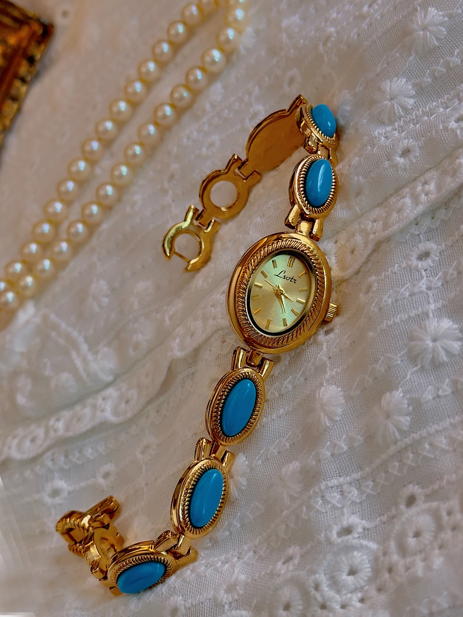 1 new gold luxury fashion exquisite ladies waterproof quartz watch strap inlaid with green pine oval dial with vertical scale elegant ladies watch design suitable for daily wear decoration and gifts