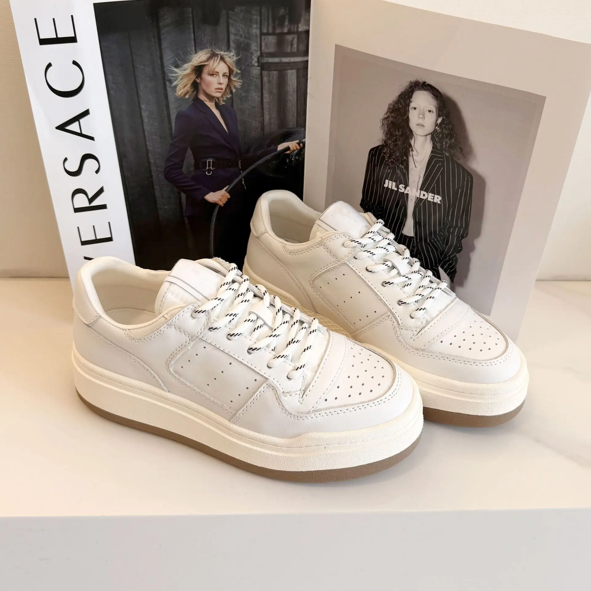 

Туфли для досок, новинка 2025, осенние универсальные белые туфли, увеличивающие рост, повседневная спортивная обувь для женщин